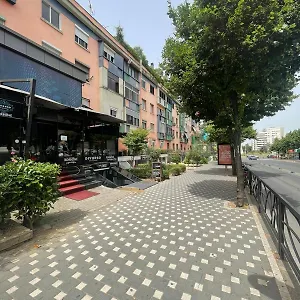 https://apt-eb-cosy-2.albaniahotels.org